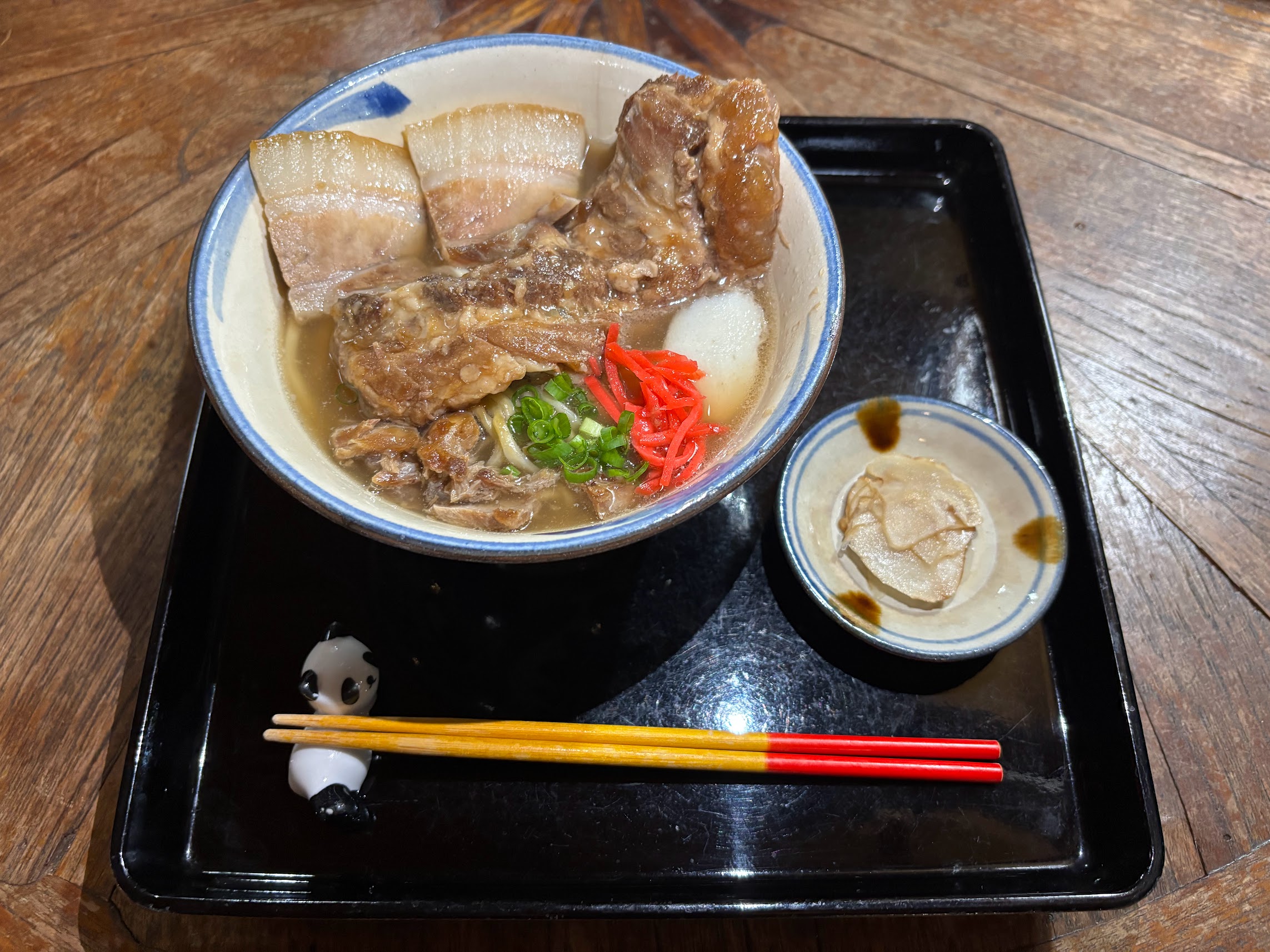 悠愉（ゆうゆ）そば - 軟骨ソーキ・三枚肉・かまぼこを贅沢にのせた当店イチオシの沖縄そば